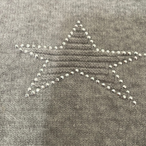 Neiman Marcus Round Neck Long Sleeve Star Sweater Grey size M - Picture 3 of 8